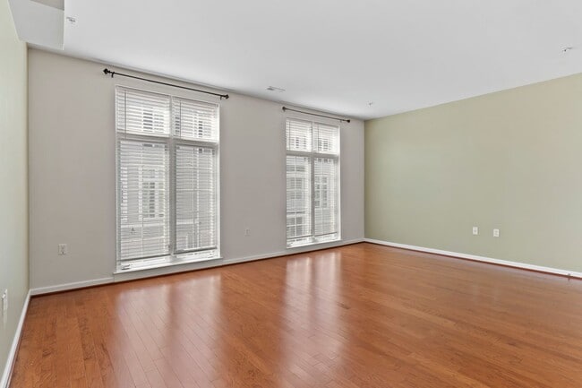 Photo - 3030 Meridian Cmns