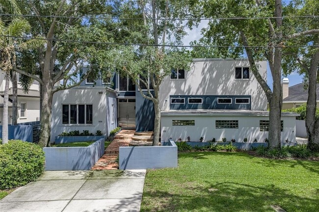 838 Monterey Blvd NE