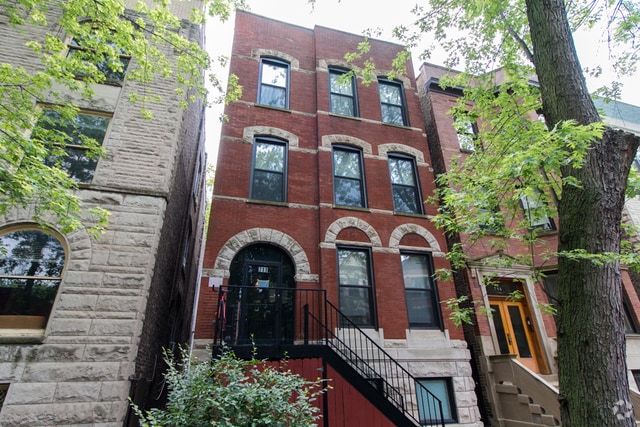 Building Photo - 711 W Briar Pl Rental