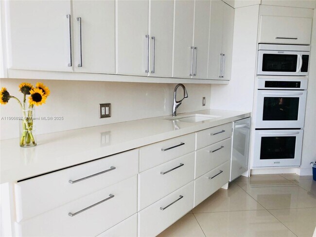 Photo - 3610 Yacht Club Dr Unidad 609