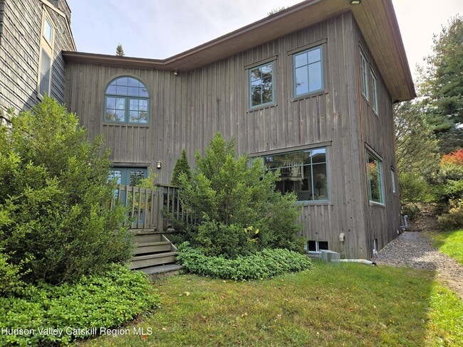 Building Photo - 84 Highland Rd