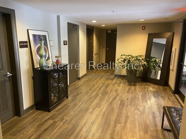 1829 Kenilworth Ave Unit 102b