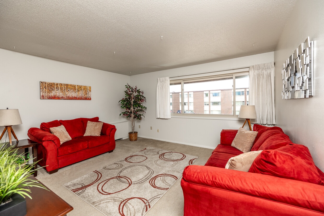 Photo - Seville Apts