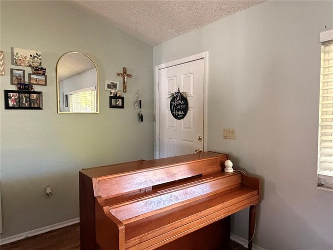 Photo - 7308 Fairwood Ave