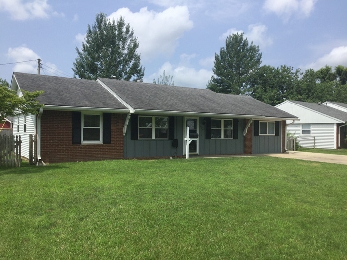 Photo - 808 Delbrook Dr House