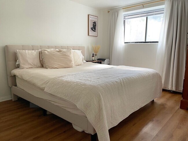 30 Kinross Rd Unit 2##