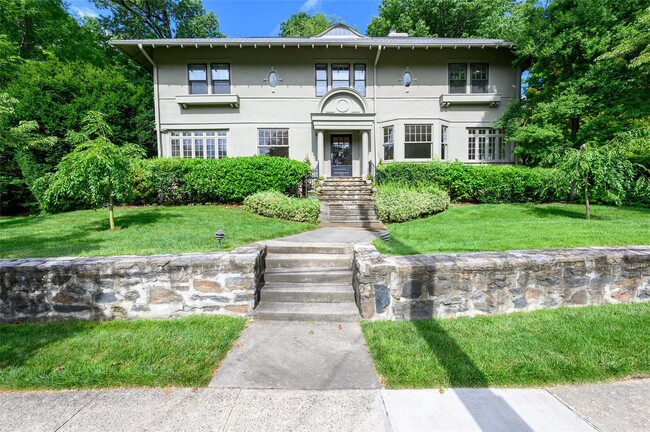 Building Photo - 25 Highbrook Ave Rental