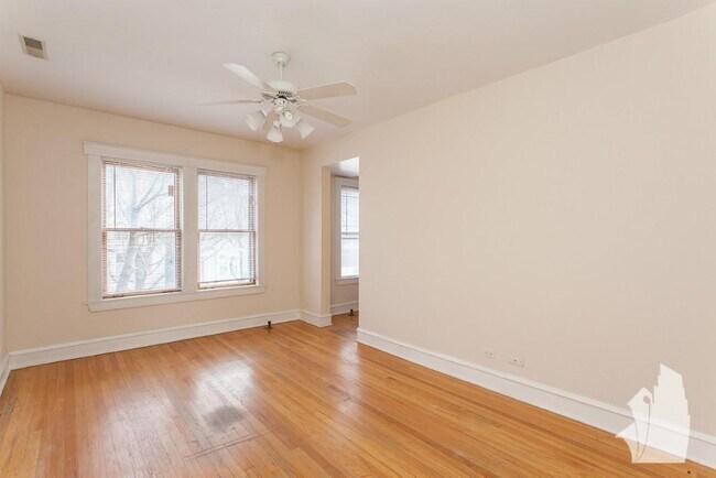 1200 W Wellington Ave