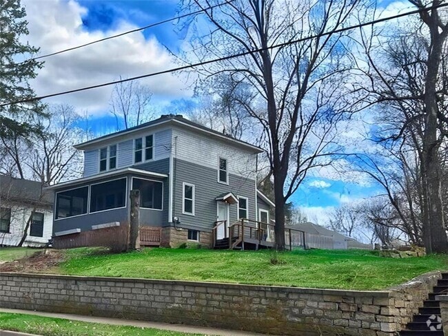 Building Photo - 816 Vine St Rental