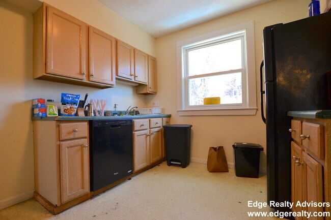 Photo - 28 Manet Rd