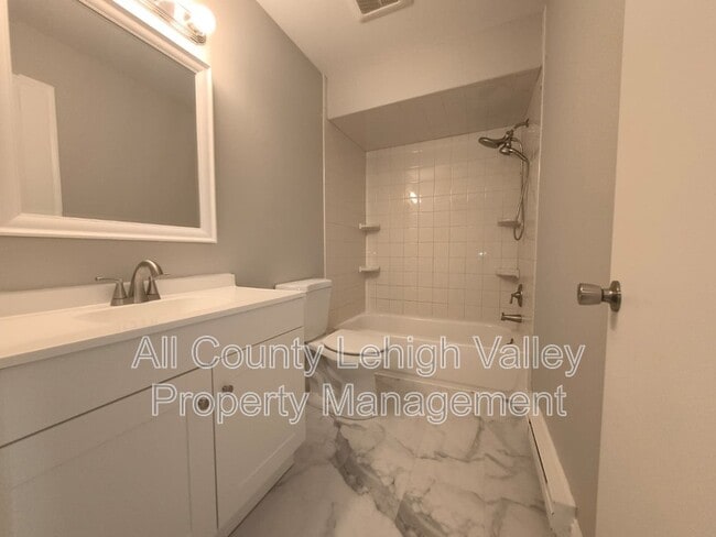 Photo - 806 S Armour St