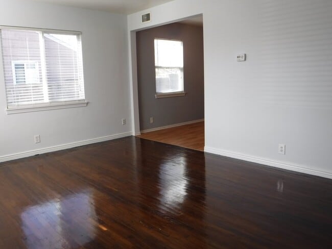 1036 Pueblo St W
