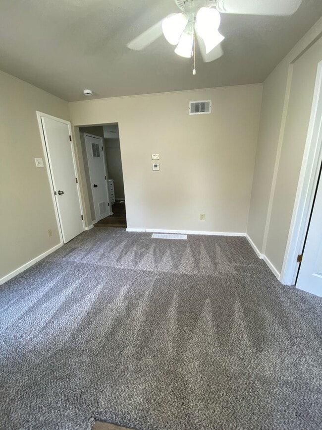 Photo - 2 Bedroom on the East Side - Fenced In Back Yard