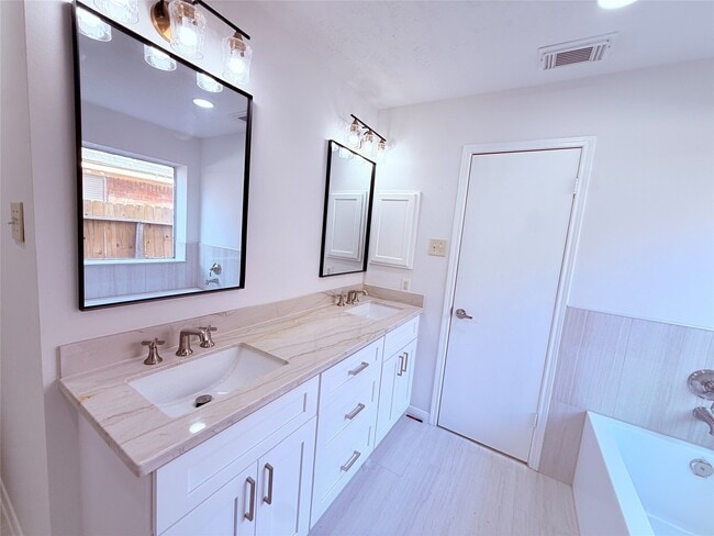 Photo - 13407 Carruth Ln