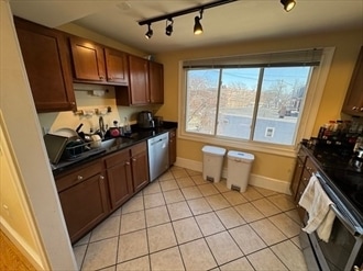 Building Photo - 208 Holland St Unit 2F