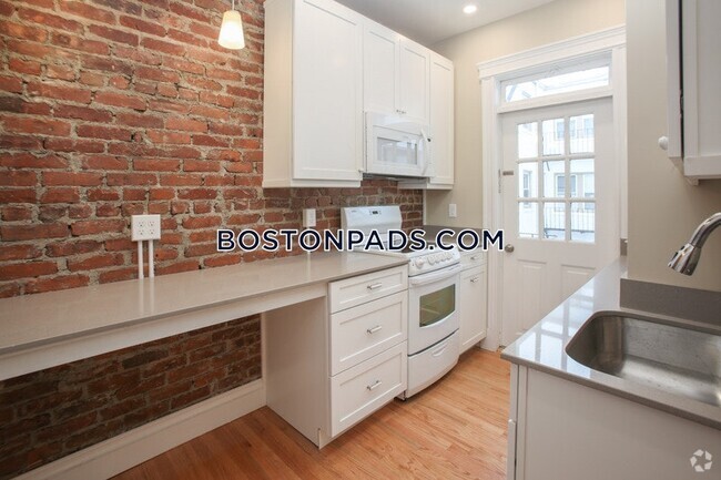 Building Photo - 1111 Boylston St Unit 52 Rental