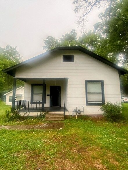 Photo - 809 N Franklin St House