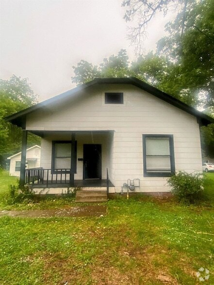 Building Photo - 809 N Franklin St Rental