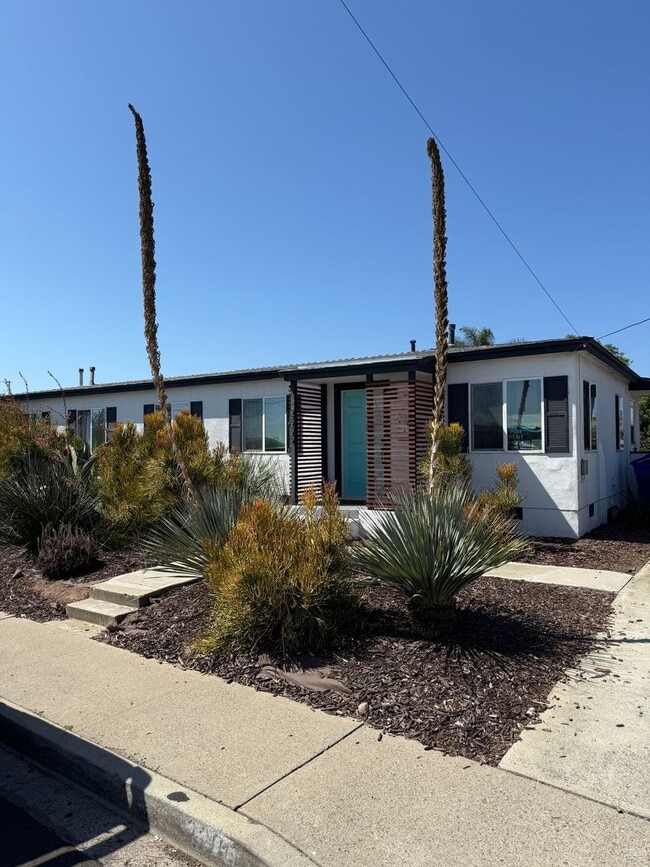 Building Photo - Great Location | Open-Concept Rental