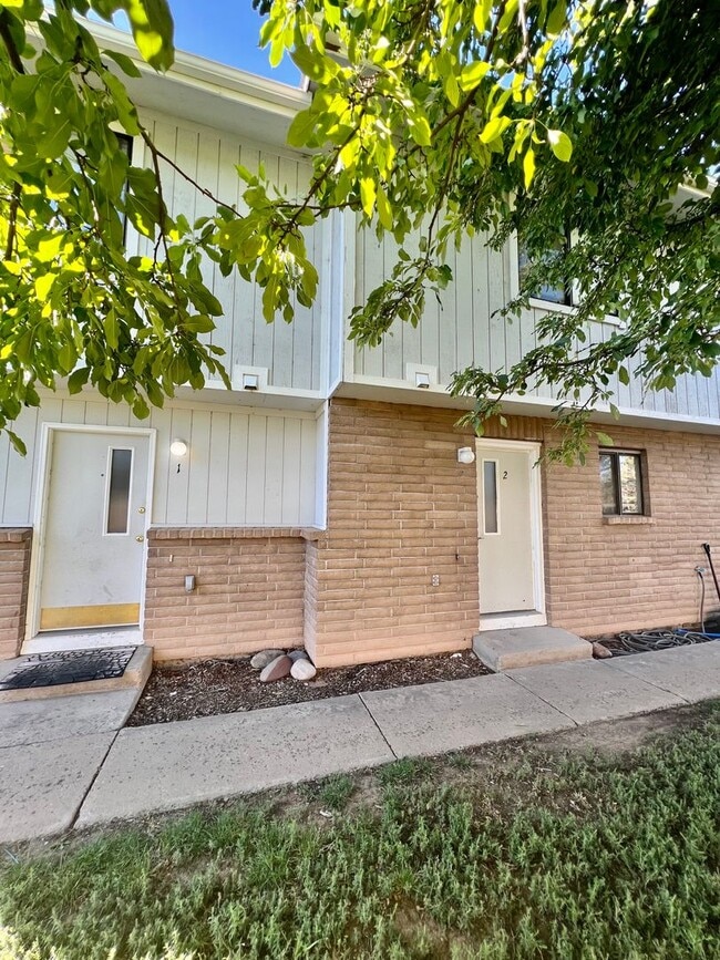 Building Photo - Townhome in Rifle Unit 1