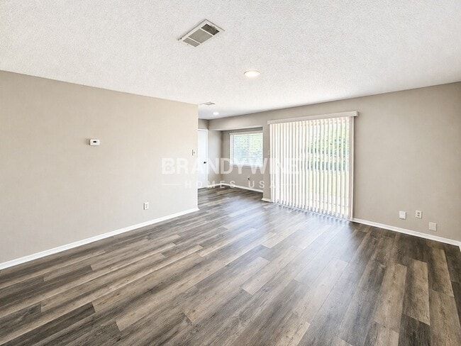 Photo - 8428 Raymond Ave