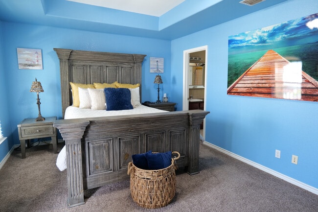 Photo - 15433 Cruiser St