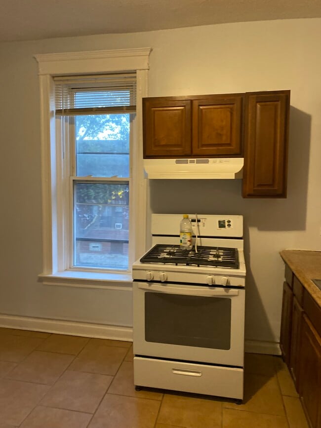 Photo - 5600 S May St Unit 2