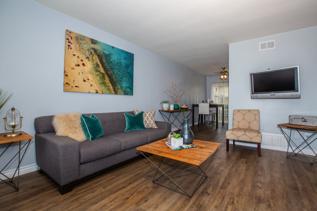 Imperial Beach Gardens - Imperial Beach Gardens Apartments