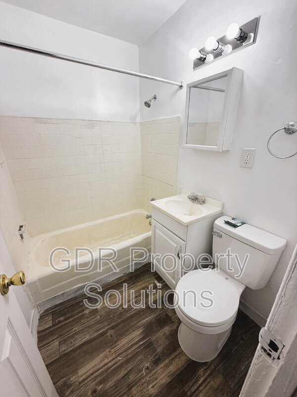 Photo - 1200 Coal Ave SW Unidad #2