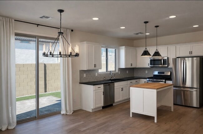 Photo - 8337 E Irwin Ave