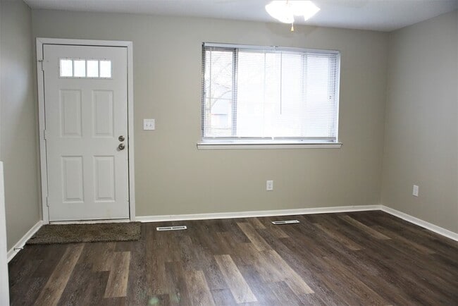 Photo - 2755 Glenbriar St