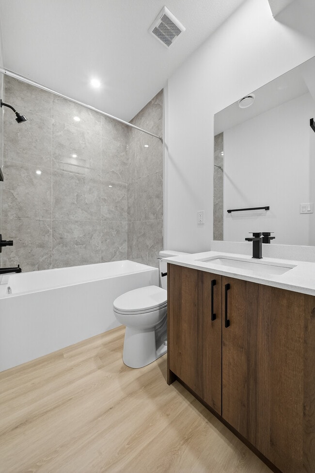 Photo - 8829 122 Ave NW Unit 9