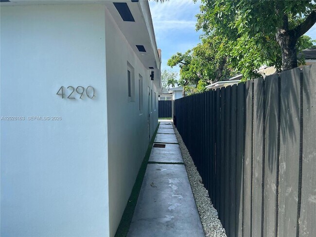 Photo - 4290 SW 9th St Unit B