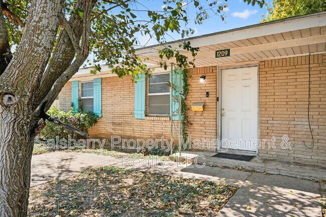 Photo - 1209 NW 3rd Ave