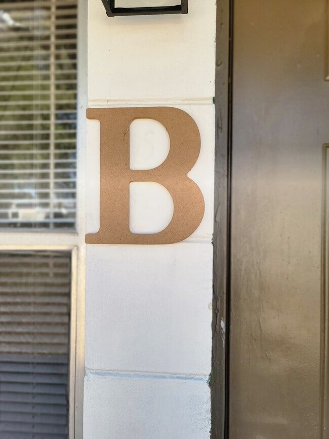 Photo - 660 24th St NW Unit # B