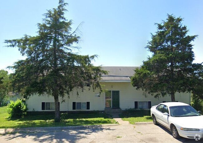Building Photo - 7221 N Moberly Dr Rental