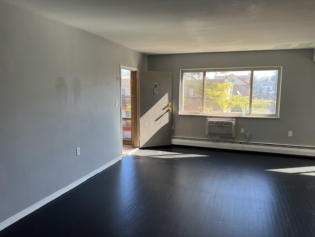Photo - 4846 Yarmouth Pl Unit 3