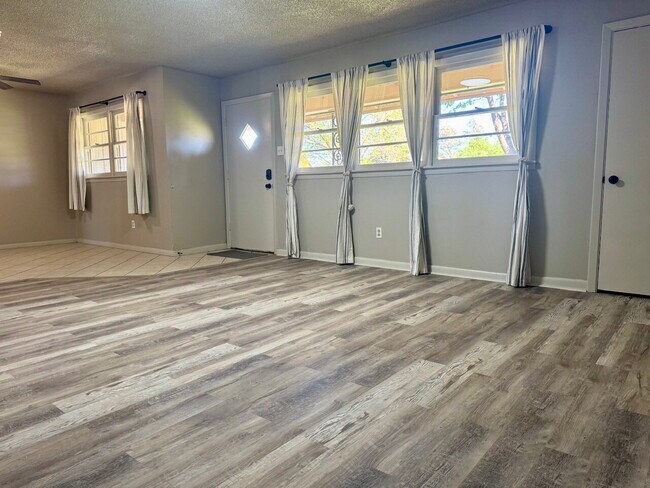 Photo - "Charming 3-Bedroom Gem with 2 Full Baths on 54th Street – Spacious 1,725 Sq Ft Haven in Lubbock!"