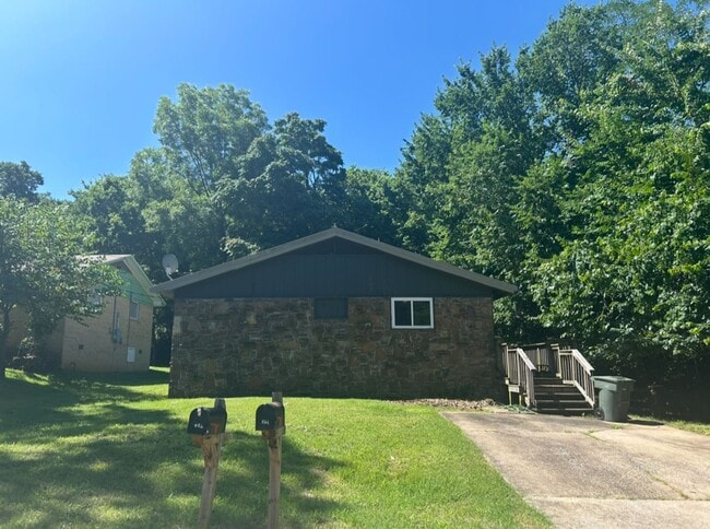 Photo - 821 E Lakeside Dr