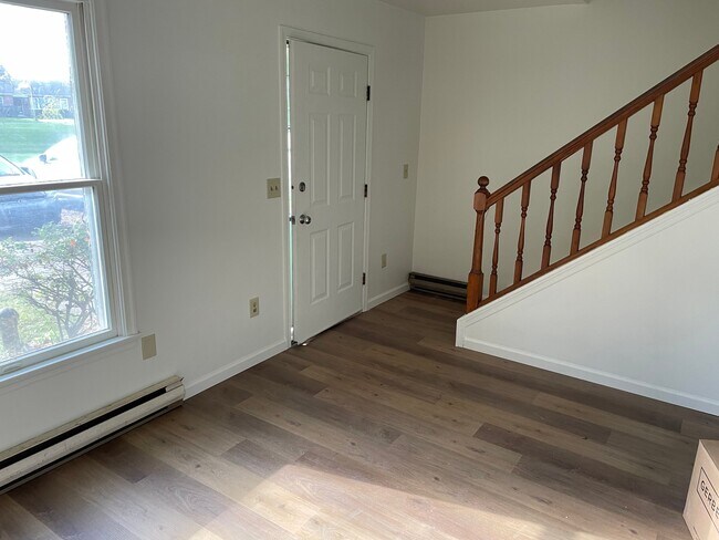 Photo - 127 Albright Ct