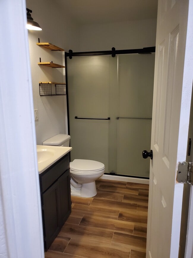 Main Shower - 721 Sonesta Dr Apartments