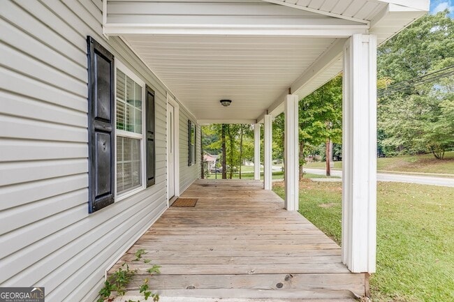 Photo - 322 Stewart St