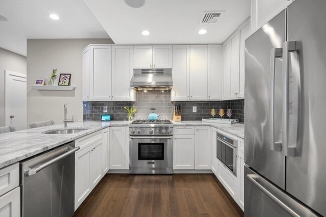 Photo - 309 E St Unit 22