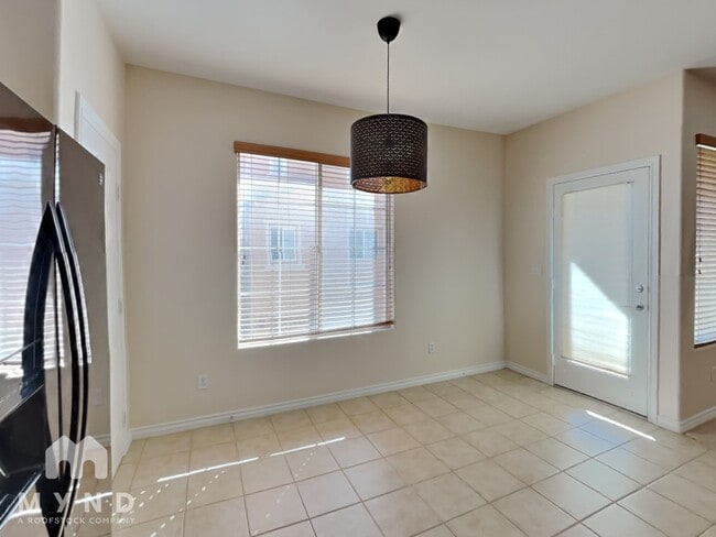 Photo - 2000 Hollywell St