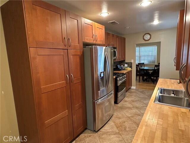 Photo - 21339 Velicata St