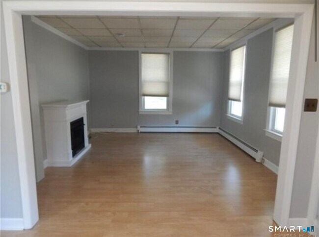 Photo - 212 W Main St