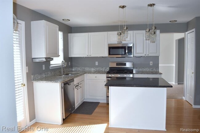 Photo - 1272 Poppy Hill Dr