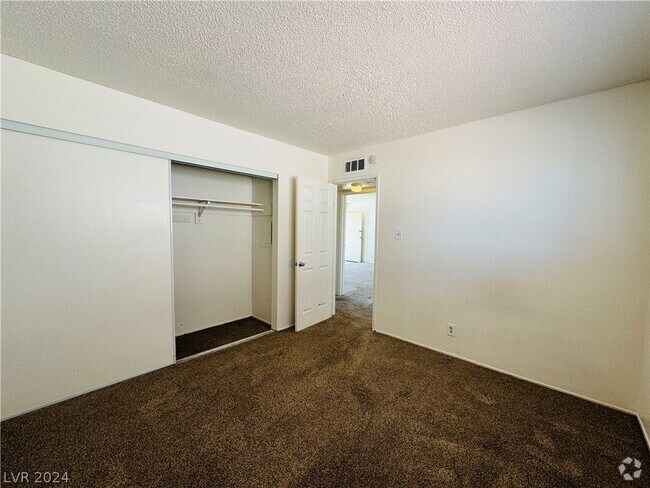 Building Photo - 922 N 1st St Unit D Rental