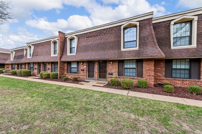 1835 Mansard Dr