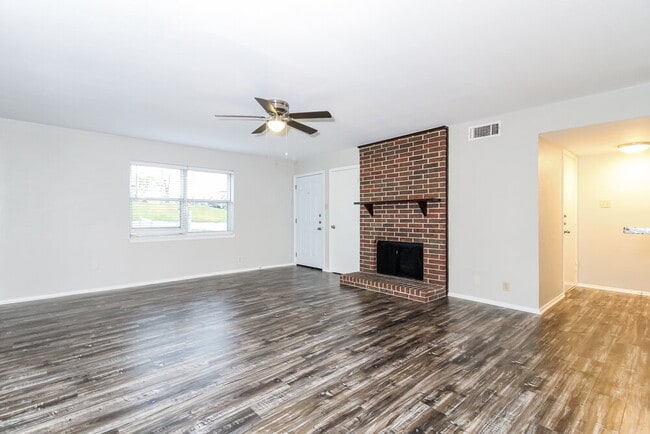 Photo - 1008 Autumn Oak Dr